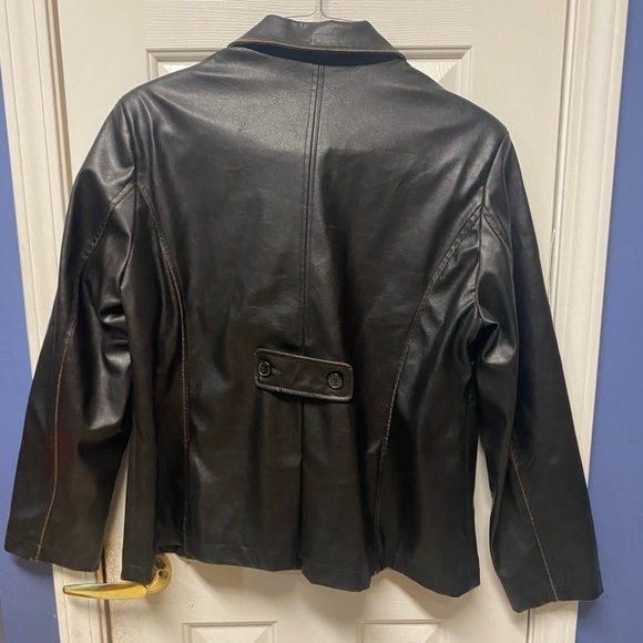 Mountain Lake Faux Leather Jacket Sz L Black with distressed Brown Trimmings - Picture 2 of 6